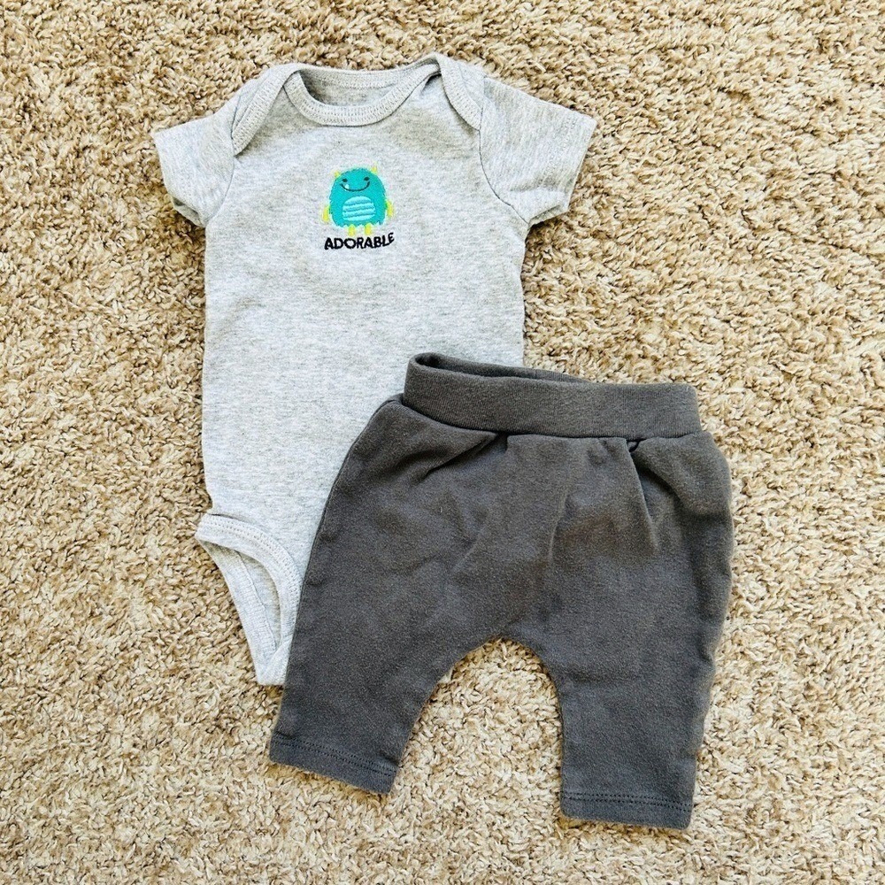 Simple Joys by Carters I Baby Monster Bodysuit and Pants Set I‎ Size NB I Gray